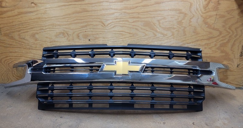 2019 2020 2021 CHEVROLET SILVERADO 1500 FRONT RADIATOR GRILLE W/EMBLEM OEM