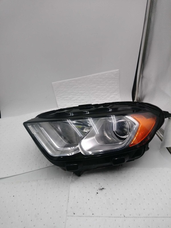 2019 Ford EcoSport Left Headlight Assembly Silver 706349 - TAB Hole Broken