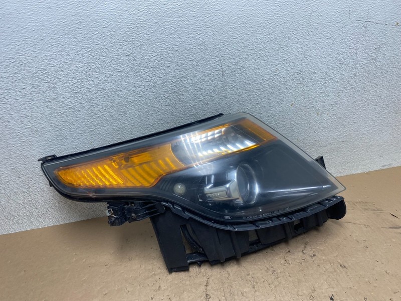 2011 to 2015 Ford Explorer Police Right Passenger Halogen Headlight Oem R6584 DW