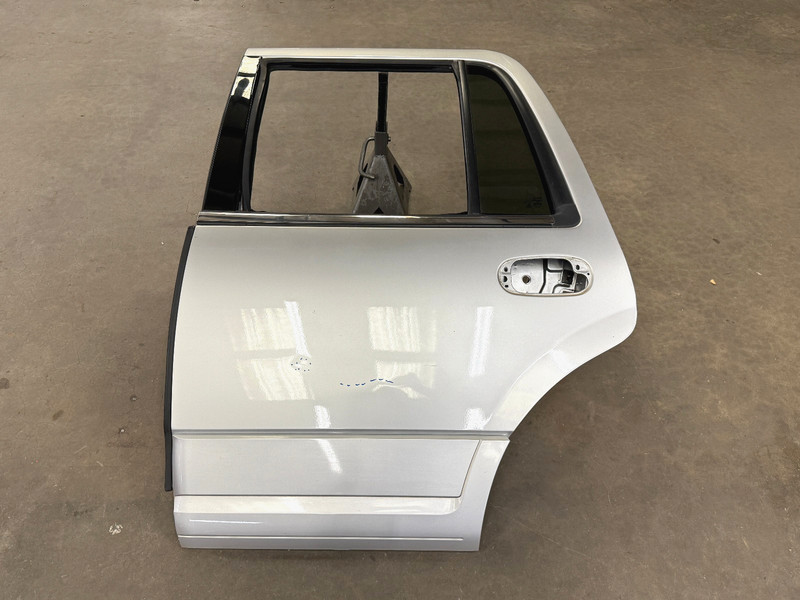 ⭐2007-2017 LINCOLN NAVIGATOR L REAR LEFT DRIVE SIDE DOOR PANEL COVER OEM LOT2703