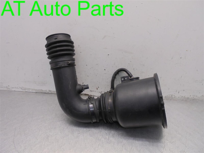 2004 EXPEDITON AIR TUBE WITH AIR FLOW METER HOUSING OEM