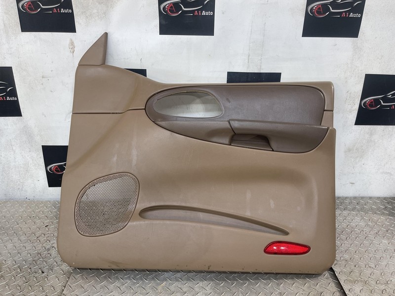 2002 2003 Chevrolet Trailblazer Trail Blazer Oak Front Passenger Door Panel RH