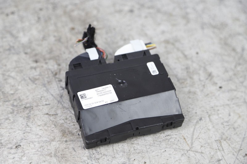 2017 - 2019 BMW 530I G30 HVAC AC TEMPERATURE CLIMATE CONTROL MODULE 7942428
