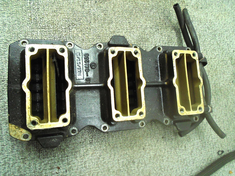 Mercury Mariner 200-250 Outboard Reed Blocks (6) w Adapter Plate 82863 8251785