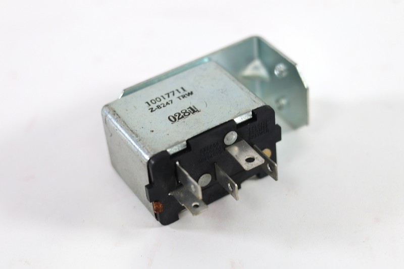 🔥1982–1992 Firebird Trans Am Rear Hatch Glass Defogger Relay 10017711 –OEM🔥