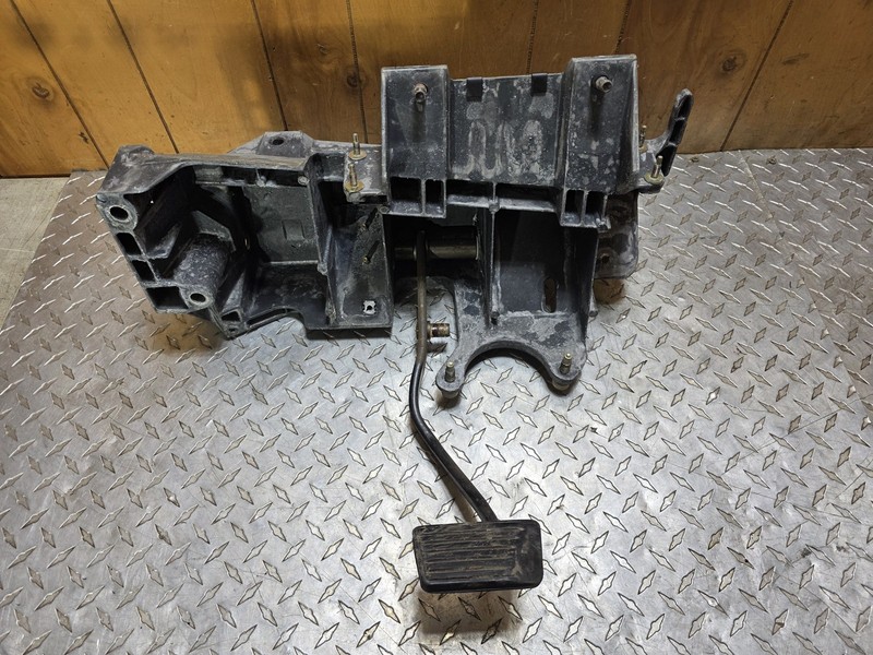1998-2003 Chevy S10 Automatic Brake Pedal Assembly Tested OEM