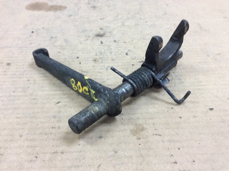 80 81 82 83 Civic 5sp Clutch Release Fork With The Shaft Used OEM