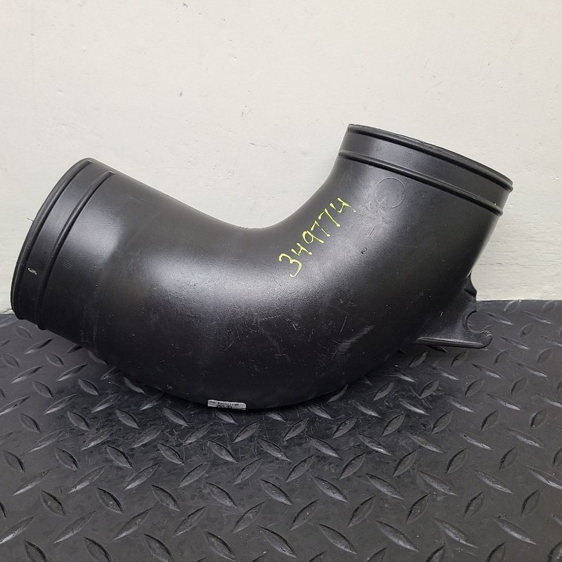 18-24 Chevrolet Traverse 3.6L Air Intake Duct OEM 23117554