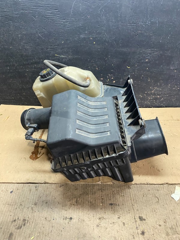 2011-2016 Ford F250 F350 Engine Coolant Reservoir Tank Air Cleaner Box X3140 DG