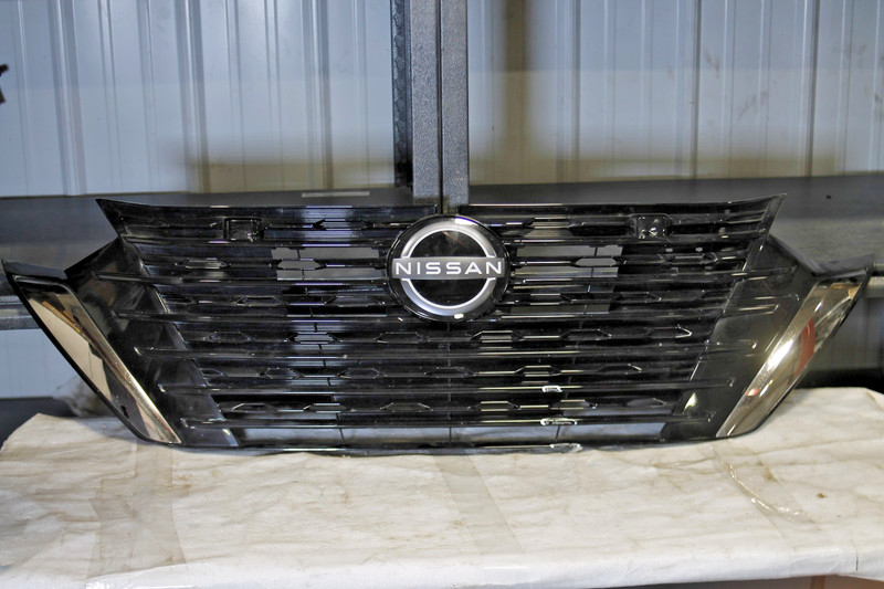 2024-2025 Nissan Sentra Front Chrome Grille Grill Oem