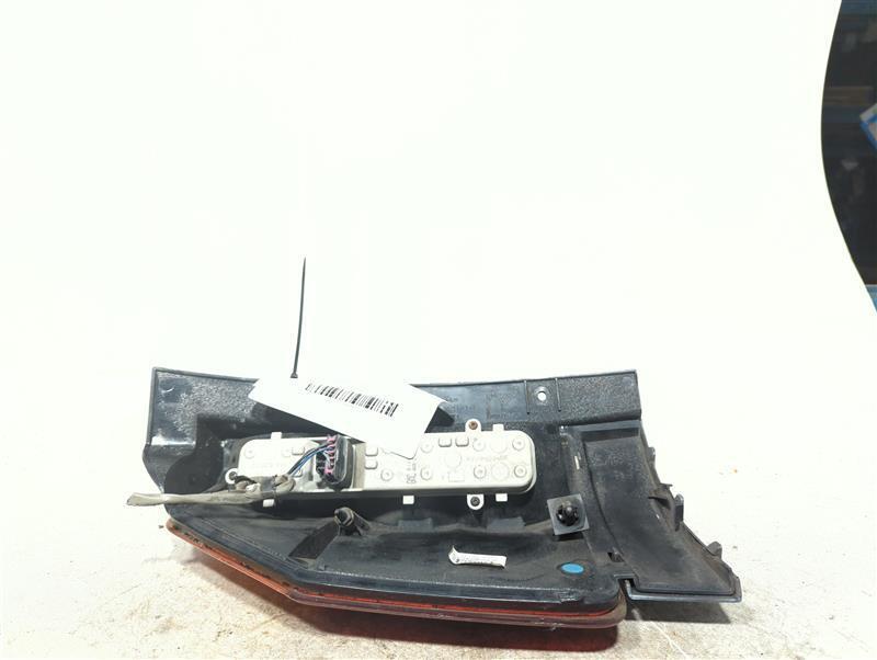 2006 GMC Envoy Right Blue Tail Light Assembly OEM 228241, 136K Miles