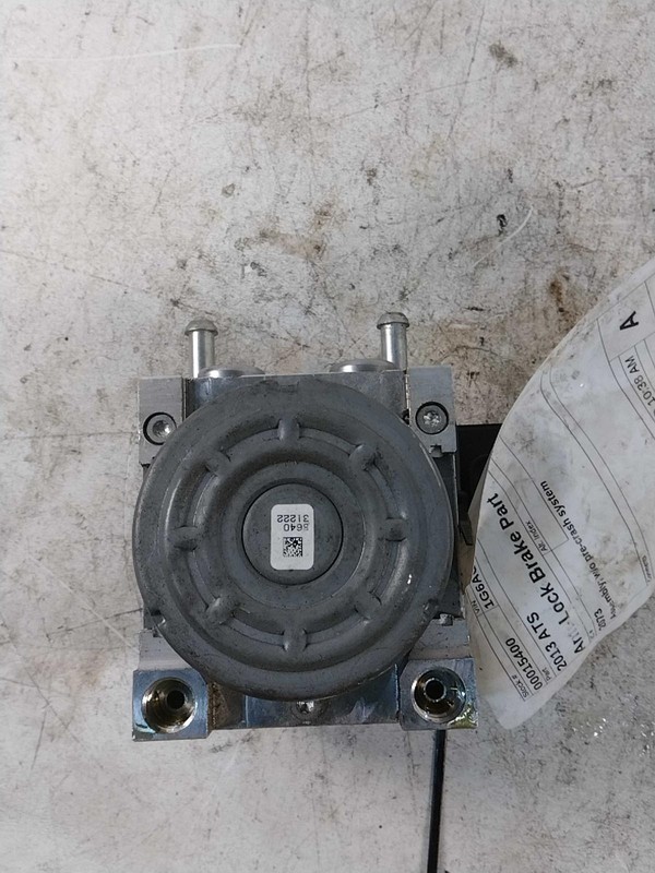 2013 Cadillac ATS ABS Pump & Motor Assembly OEM 22843985 Black 149K Miles
