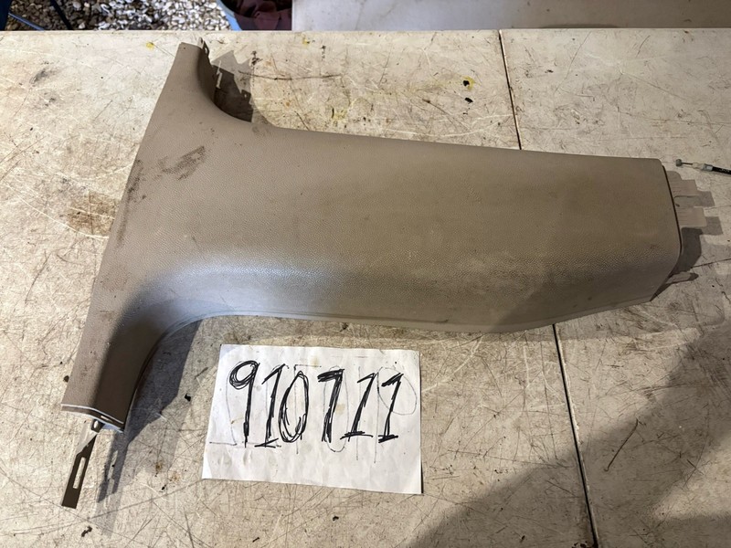 2006-11 Cadillac DTS B-Pillar Interior Center Lower Left15802227 OEM