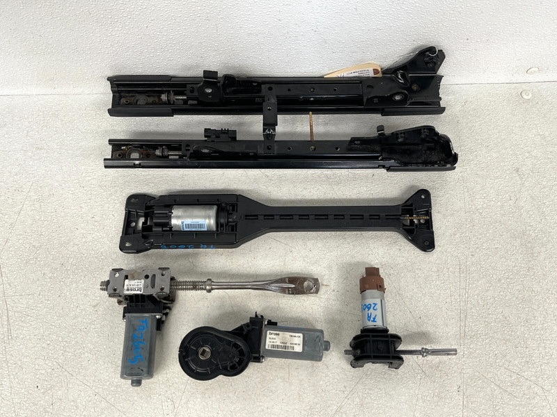 ⭐15-19 LAND ROVER DISCOVERY SPORT FRONT RIGHT SEAT TRACK FRAME RAIL OEM LOT2605