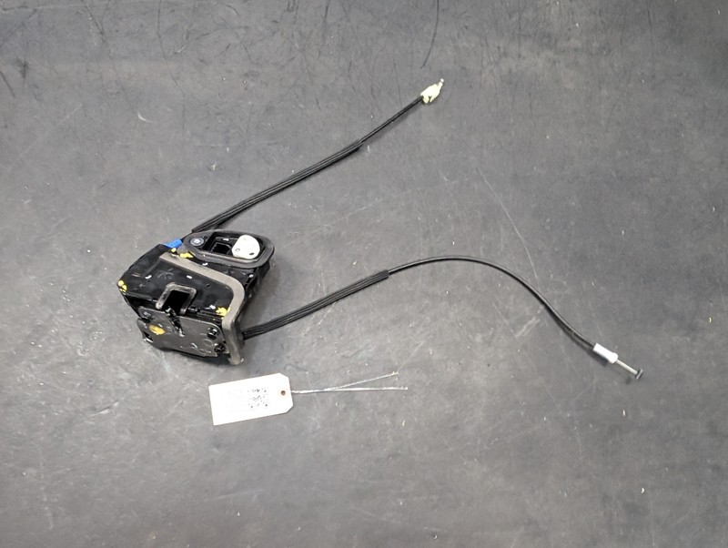 Front Right Door Lock Latch 2022 Buick Envision 13533687 2021 2023