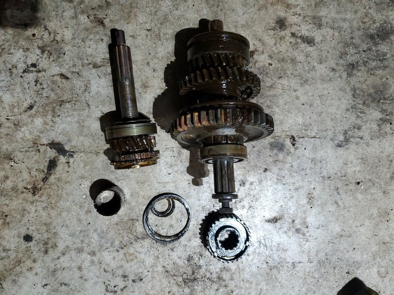 48 - 57 chevy gm Muncie 4 Speed Transmission main gears gear Housing #591953 #1