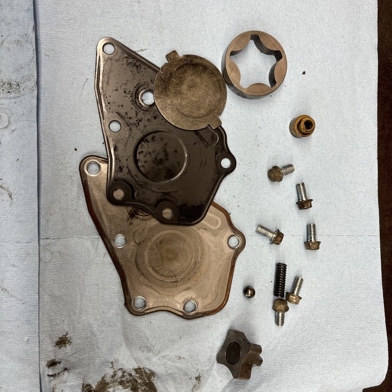 1990’s Club Car Gas Golf Cart DS FE290MotorLeft Hand Motor Oil Pump Assy