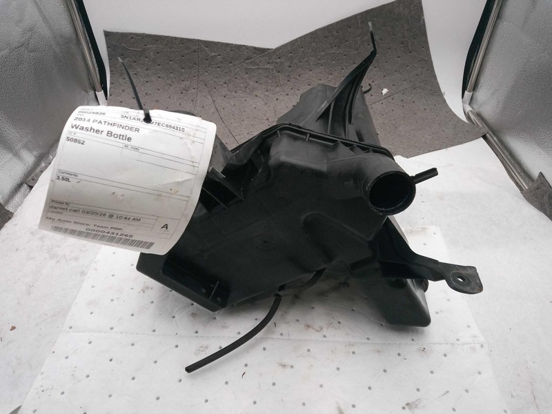 2014 Nissan Pathfinder Washer Fluid Reservoir OEM Grey 289103JA0A 131K Miles