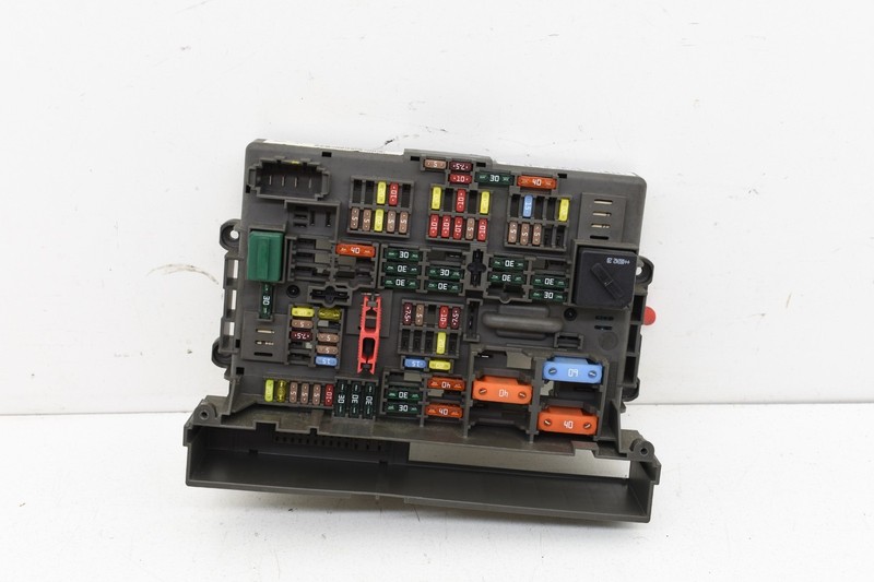 2008 BMW E90 335xi Fuse Box Front Power Distribution Unit 911944403 OEM KW70