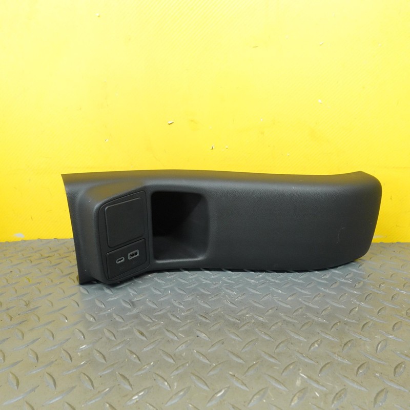 2024-2025 BUICK ENCORE GX USB PORT SOCKET HUB CHARGE POWER OUTLET REAR CONSOLE
