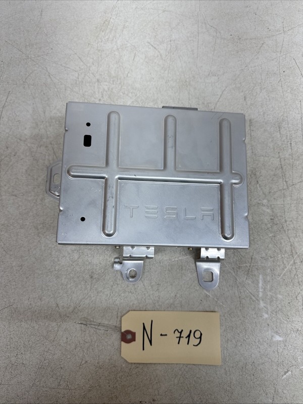 ⚡️2020-2022 Tesla Y Audio Amplifier 1507152-00-A 719 B114