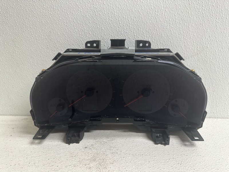 2004 Infiniti G35 A/T Cluster Speedometer tach gauges instrument panel oem