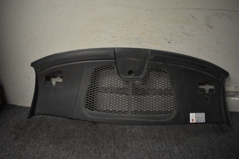 2019-2022 PORSCHE MACAN BASE SIGHT SHIELD FACTORY OEM