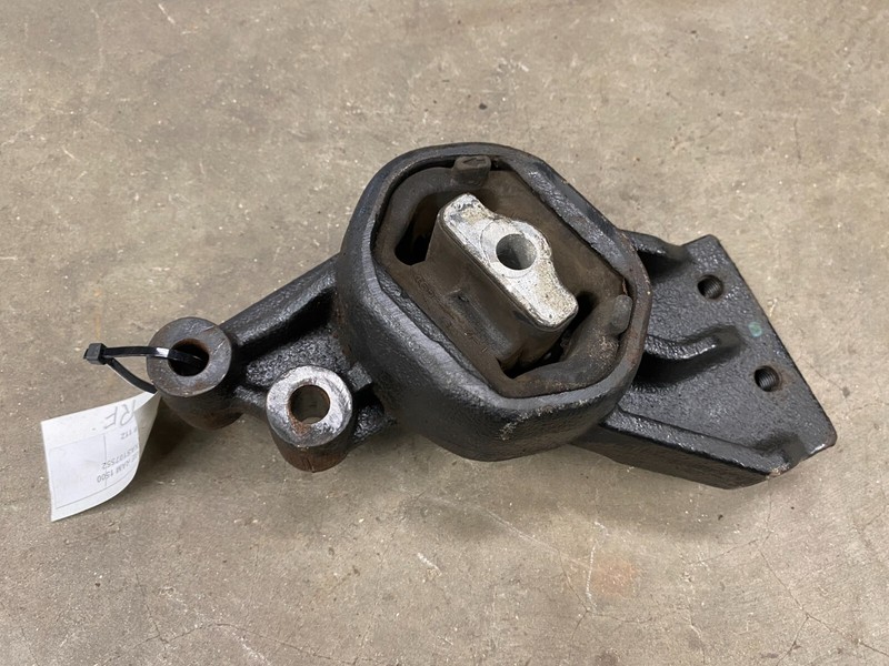 ⭐09-18 DODGE RAM 1500 5.7L FRONT RIGHT ENGINE MOTOR MOUNT BRACKET OEM LOT2362