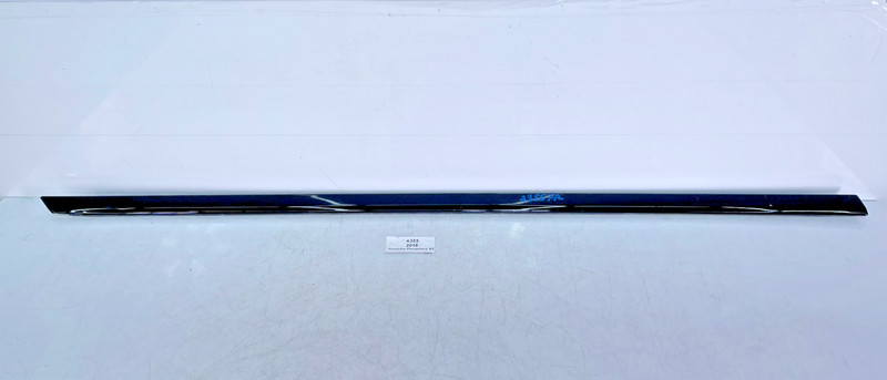 ✅ 17-25 OEM Porsche Panamera 4S 971 Front Right Side Lower Door Window Molding*