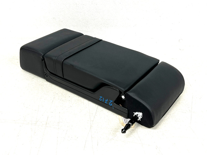 ⭐2019-2022 MERCEDES-BENZ A220 REAR CENTER UPPER SEAT ARMREST BLACK OEM LOT2712