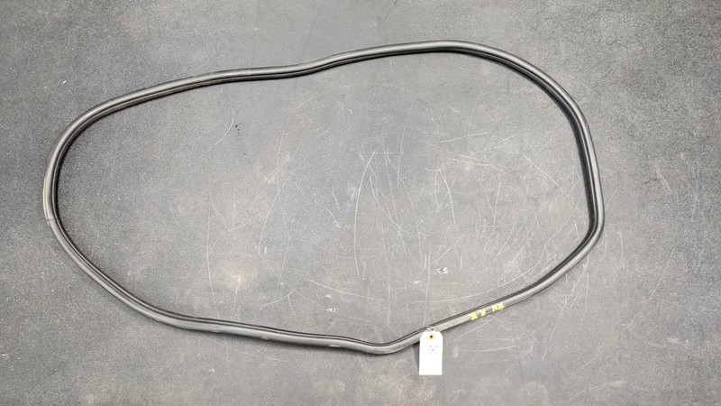 Right Front Door Body Weatherstrip Seal 82120-J9000 2021 Hyundai Kona 2018-2022
