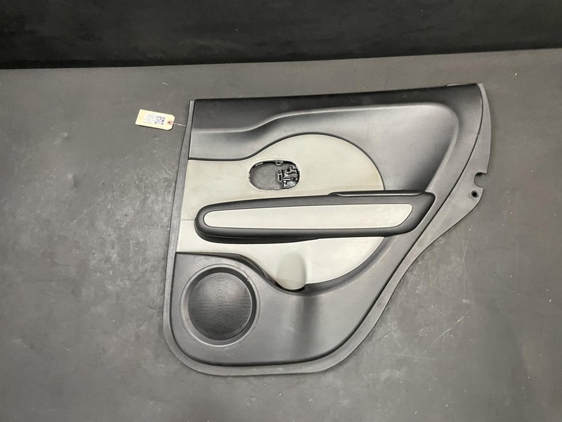 Rear Right Door Trim Panel 2017 Kia Soul 83302-B2520 2014 2015 2016 2018 2019