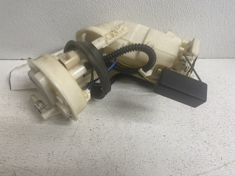2004-2005 Honda Civic LX 1.7 Fuel Pump w Sending Unit & Bracket Filter Oem