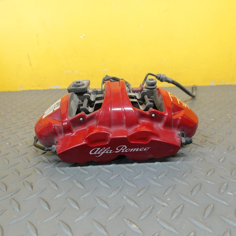 2018-2024 ALFA ROMEO STELVIO FRONT RIGHT SIDE BRAKE CALIPER OEM 68317621AA