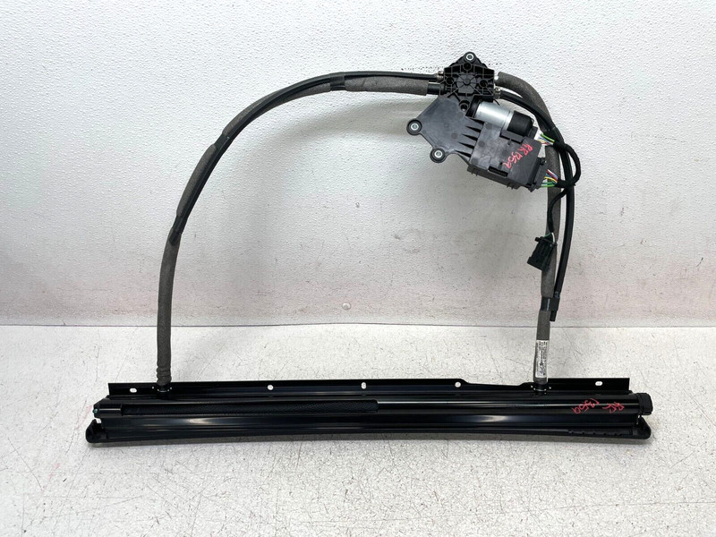 14-17 Maserati Quattroporte S Rear Right Door Window Sun Shade W/Motor 1359 OEM