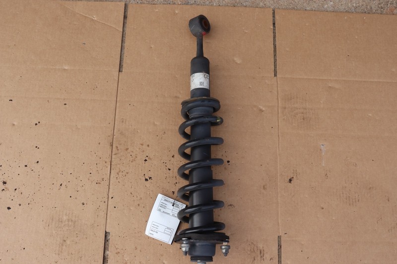 2010-2024 TOYOTA 4RUNNER SR5 RWD FRONT RIGHT PASSENGER SHOCK STRUT ABSORBER OEM