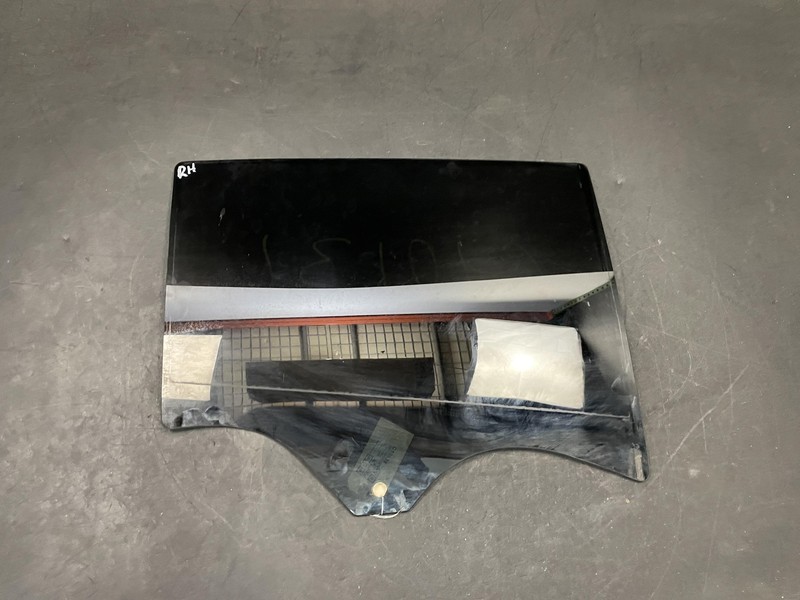 Rear Right Door Window Glass 2021 Cadillac XT4 84749628 2019 2020 2022 2023