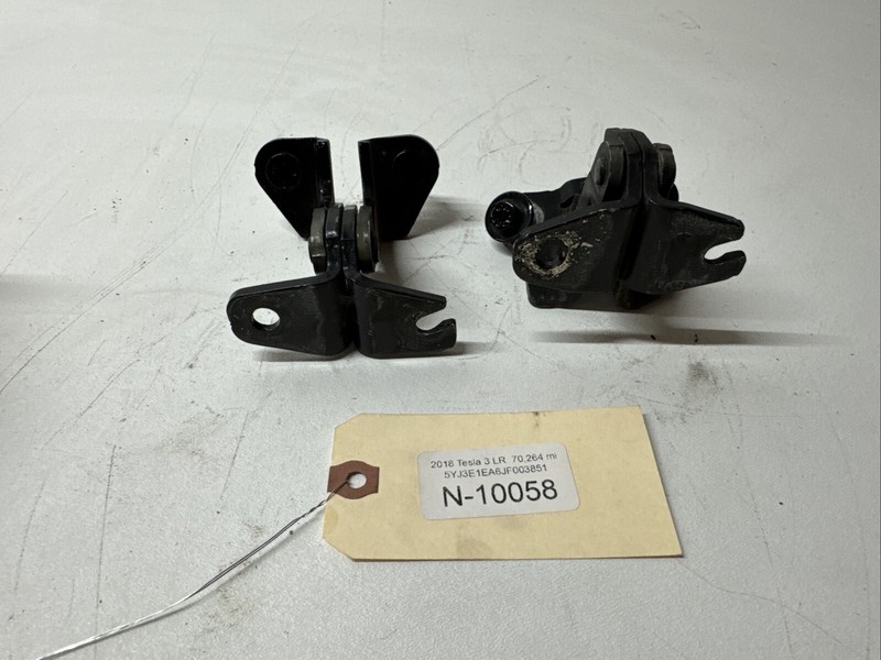 17-23 Tesla Model 3 REAR LEFT Side Door Upper Lower Hinge 1091331-00 N-10058 B74