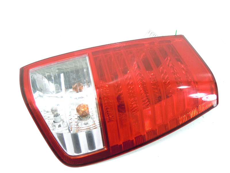 2006-2010 Kia Sedona Tail Light Lamp Driver Left LH 118.9" LWB OEM