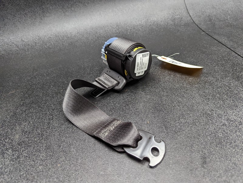 Rear Right Left Seat Belt Retractor 2019 Chevrolet Sonic 42443507 2012 - 2018