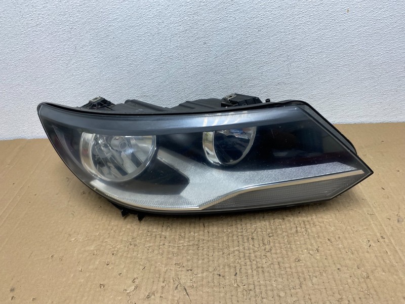 2012 to 2018 Volkswagen Tiguan Right Passenger RH Halogen Headlight AC4035 DW