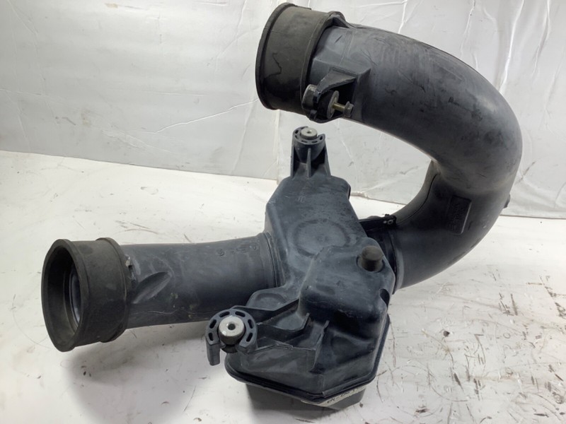 04-06 Acura TL Air Intake Resonator Chamber Assembly 17230-RDA-A00 OEM