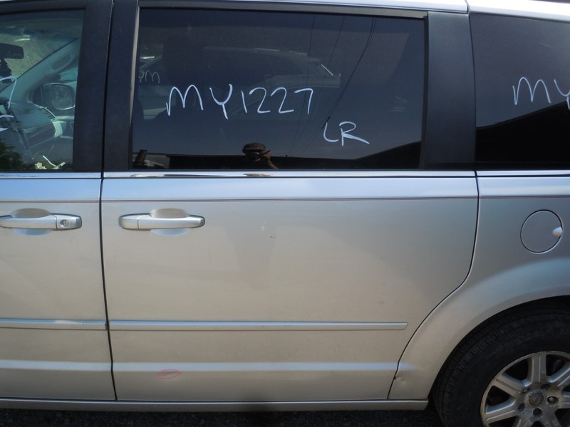 08-10 Chrysler Town & Country Rear Door Assembly Driver Left OEM Movable Glass