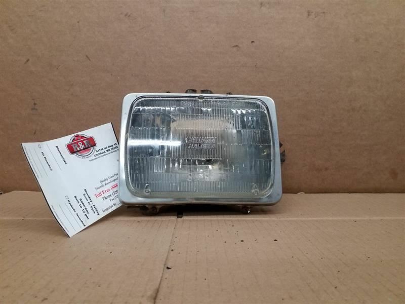 Passenger Headlight Sealed Beam Halogen Fits 05-10 FORD F250SD PICKUP 238915