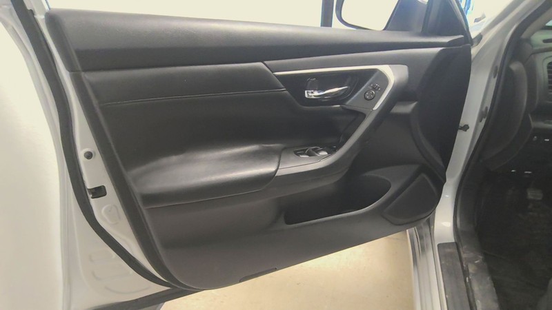 Front Door Trim Panel NISSAN ALTIMA Left 15 14 13 16 17 18