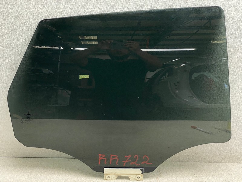 2015-2019 LINCOLN MKC REAR RIGHT PASSENGER SIDE DOOR WINDOW GLASS OEM LOT722