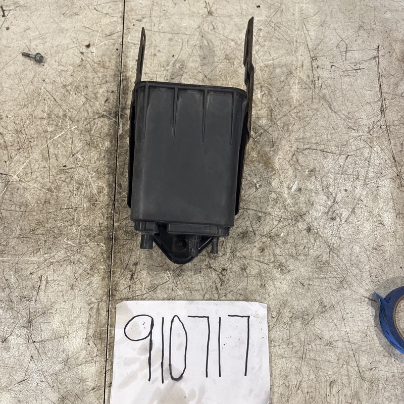 2002 2003 DODGE DURANGO 4.7L Fuel Vapor Canister 52121500AA