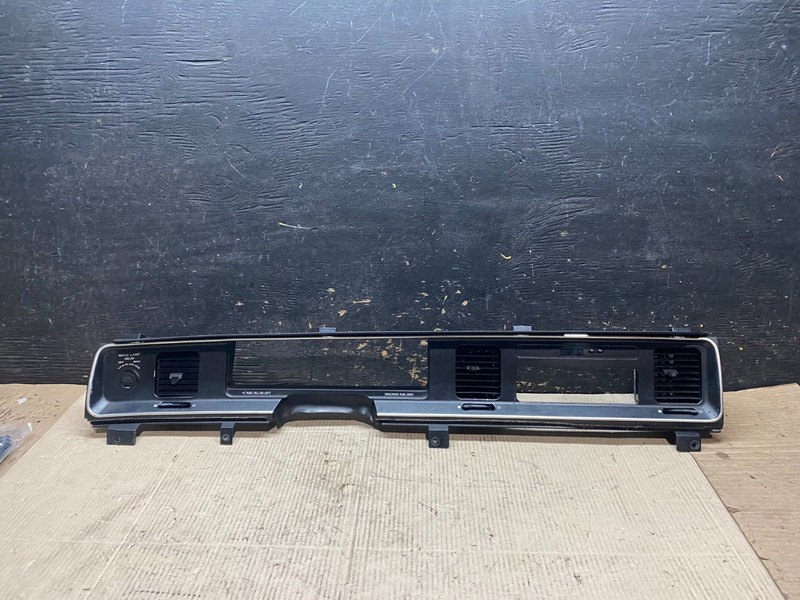 1992-1994 Mercury Grand Marquis Speedometer Cluster Dash Vent Bezel Trim X2927