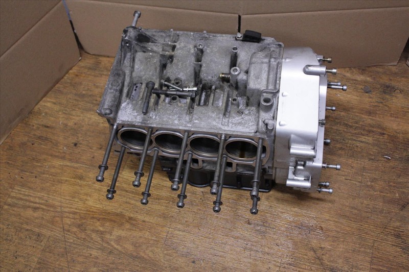 2001 BMW K 1200 RS ENGINE BLOCK CRANK CASING CYLINDER JUGS OEM K1200 01