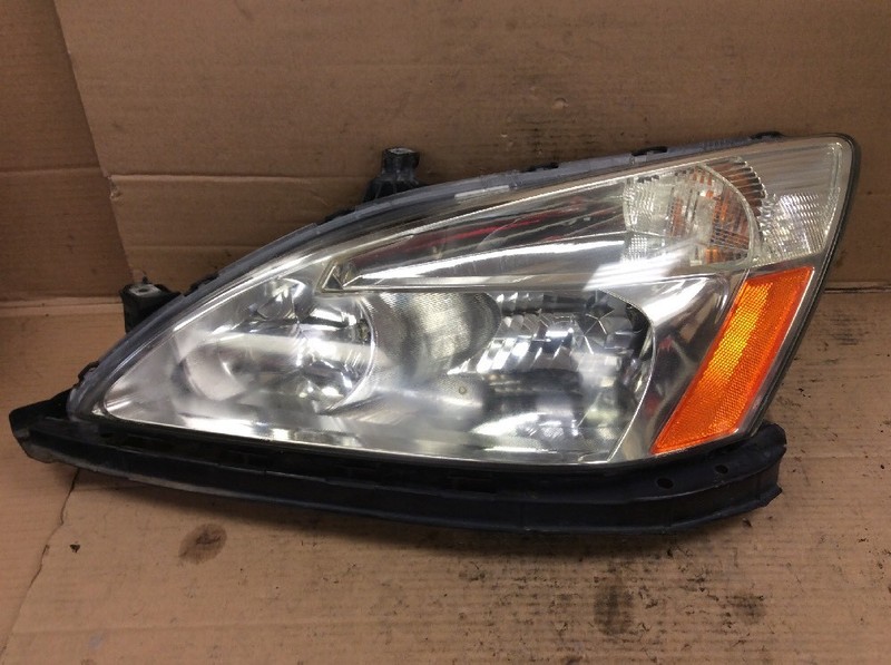 03 04 05 06 07 Accord L Driver Side Left Headlight With The Bracket Used OEM